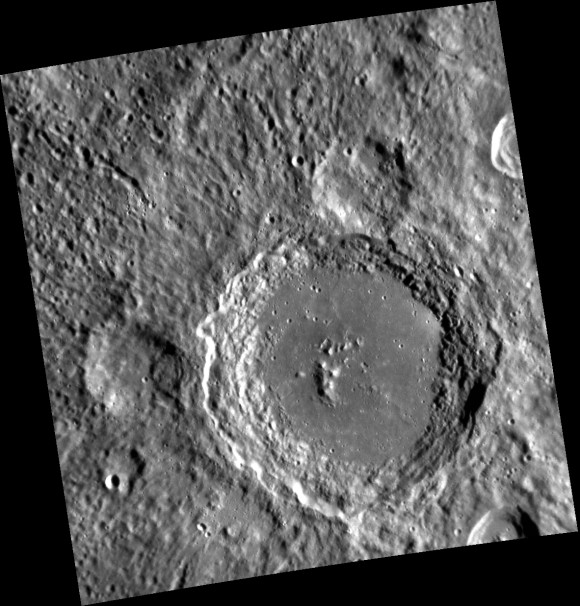 кратер Леннон